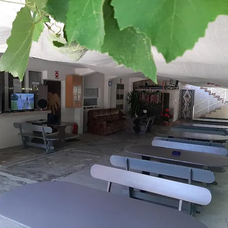 Andra 3* コスティネシュティ